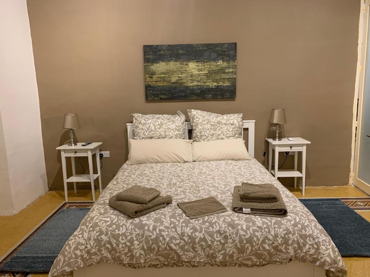 4 Bedroom Apartment In Sliema Near The Sea Extérieur photo